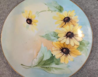 Plato de porcelana amarillo pintado a mano con motivos florales, favorito de Baviera, firmado por la artista Wanda.