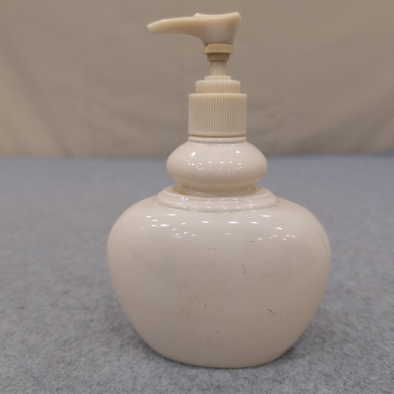 Vintage Avon Candid Ultra Soft Body Satin Pink Floral Pump Bottle Cream Plastic image 2
