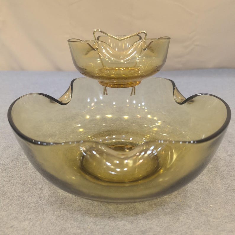 Vintage MCM Smoked Olive Green Glass Ruffled Chip and Dip Set with Metal Bracket image 2