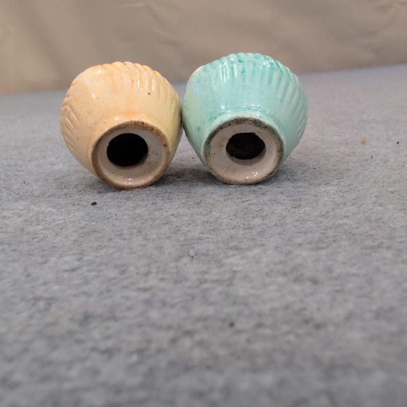 Vintage Ceramic Basket Salt and Pepper Shakers Green Floral Accent image 3