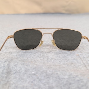 General Optical Aviator Sunglasses Gold Tone Frame Dark Gray Lens Pilot Style image 7