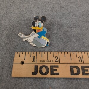 Disney Pin 2003 Donald Duck Tourist Mickey Ears Hat Map Trading Pin Enamel image 2