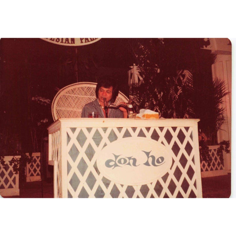 Lote de 10 fotografías antiguas de Don Ho Polynesian Palace en Waikiki, Hawái, de la década de 1970. imagen 4