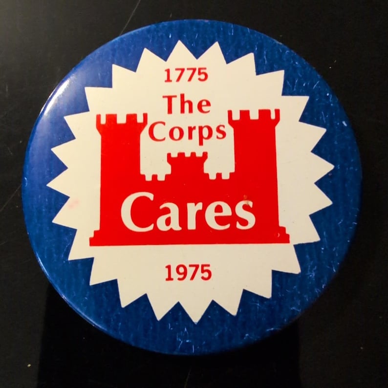 Vtg US Army Corps of Engineers Bicentennial Pinback Button 1775-1975 The Corps image 1
