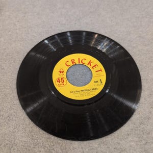 Cricket Records Musical Chairs Playtime Activity 45 RPM Vinyl Record C 102 VG image 3