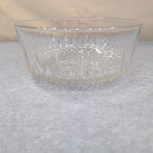 Vintage Arcoroc USA Crystal Glass Serving Bowl Starburst Faceted Design 9" x 4" image 1