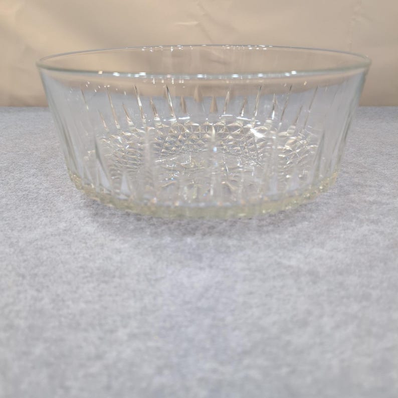Vintage Arcoroc USA Crystal Glass Serving Bowl Starburst Faceted Design 9" x 4" image 1