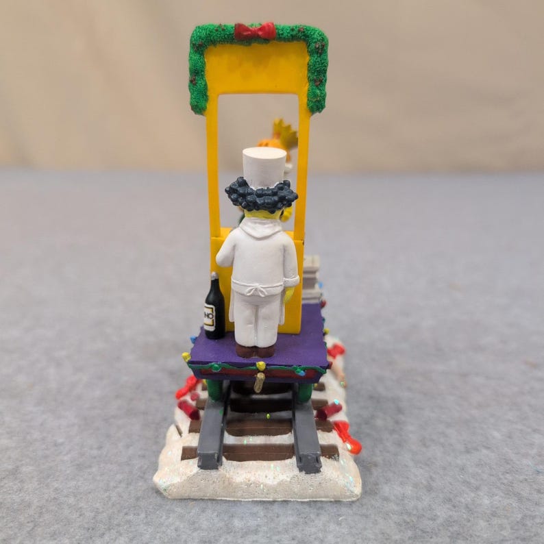 The Simpsons Christmas Express A Holiday Delivery Luigi Pizza Sculpture 2006 image 4