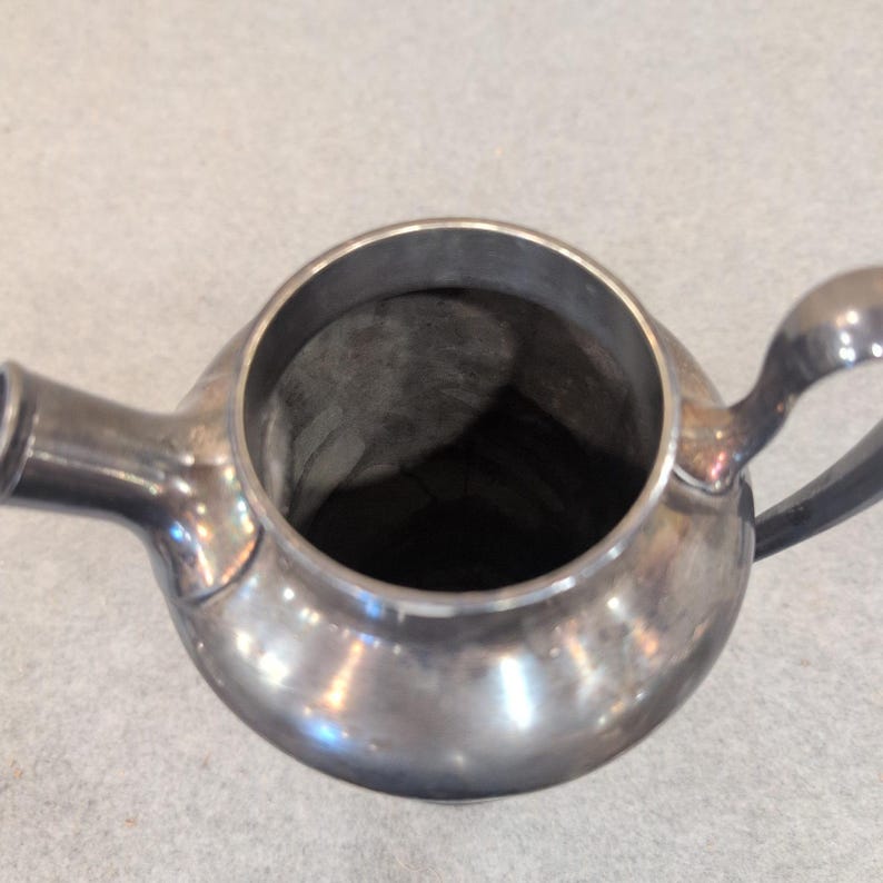 Antique Meriden S. P. Co. Silver Plate Cocktail Shaker 311 Patented 1927 Handle image 5