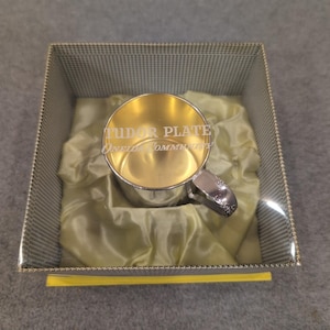 Oneida Community Tudor Plate Vintage Baby Cup Silver Plated Gold Wash Interior image 1