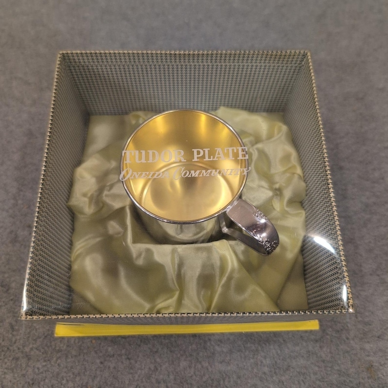 Oneida Community Tudor Plate Vintage Baby Cup Silver Plated Gold Wash Interior image 1