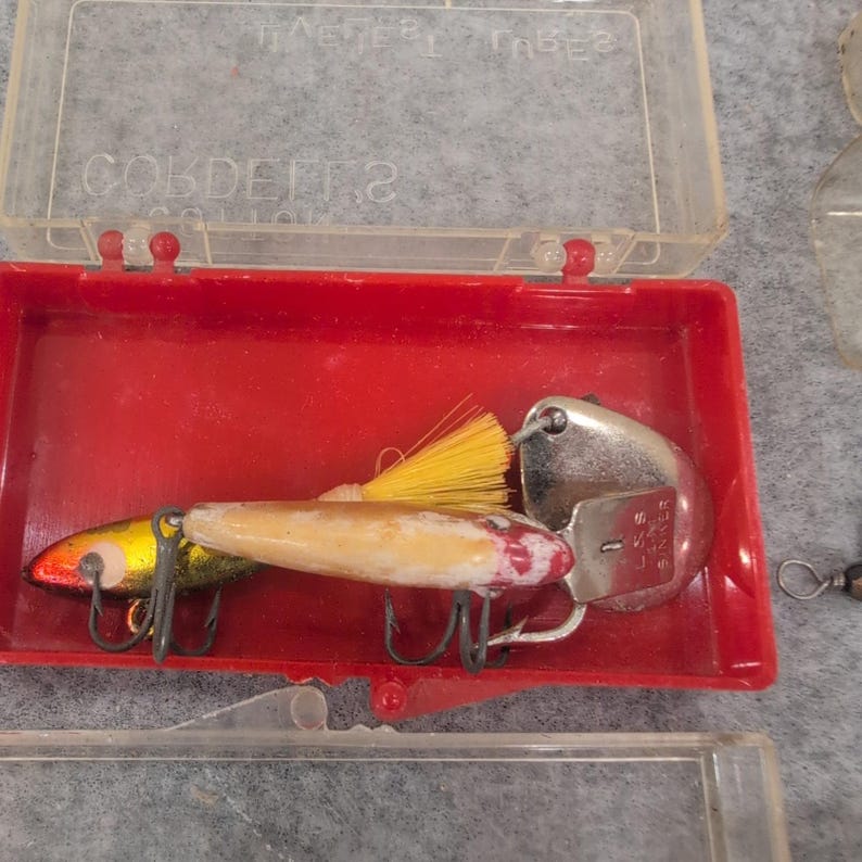 Lot of 4 Vintage Fishing Lures Spinner Baits Plugs Lure Set image 3