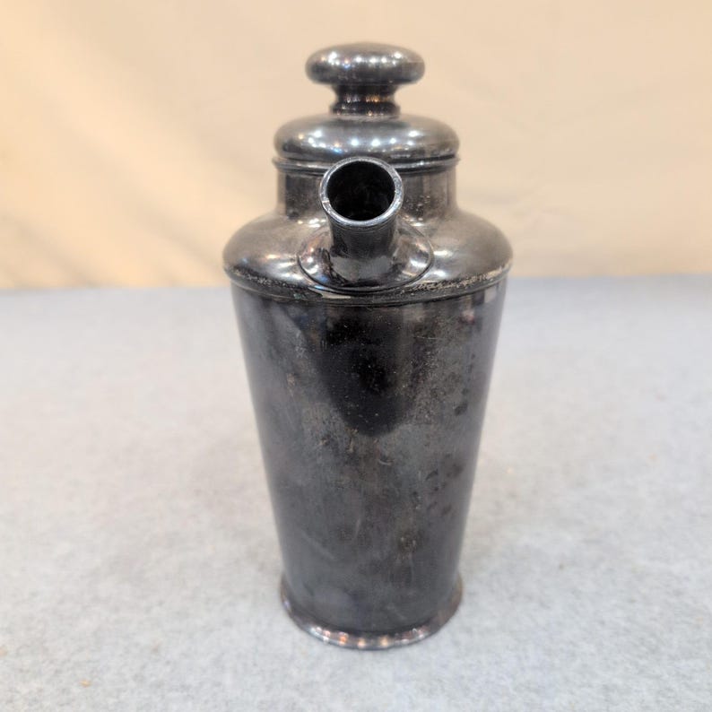 Antique Meriden S. P. Co. Silver Plate Cocktail Shaker 311 Patented 1927 Handle image 2