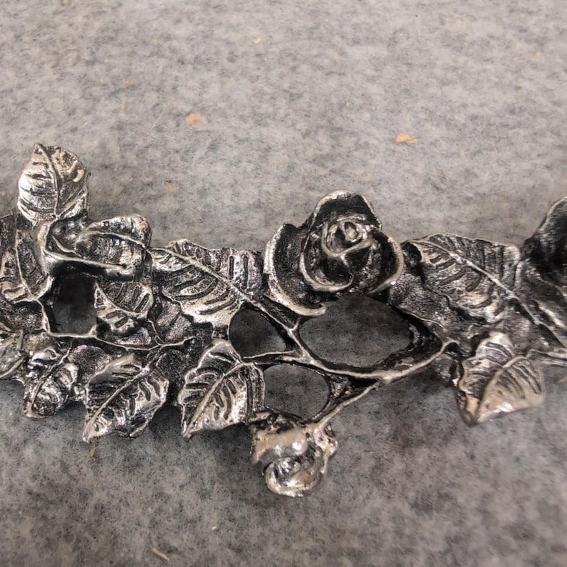 Vintage Silver Tone Cast Metal Rose Floral Wreath Stand Circular image 2
