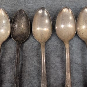 Wm Rogers & Son Silverplate Teaspoons Set of 5 Vintage Floral Scroll Pattern IS image 4