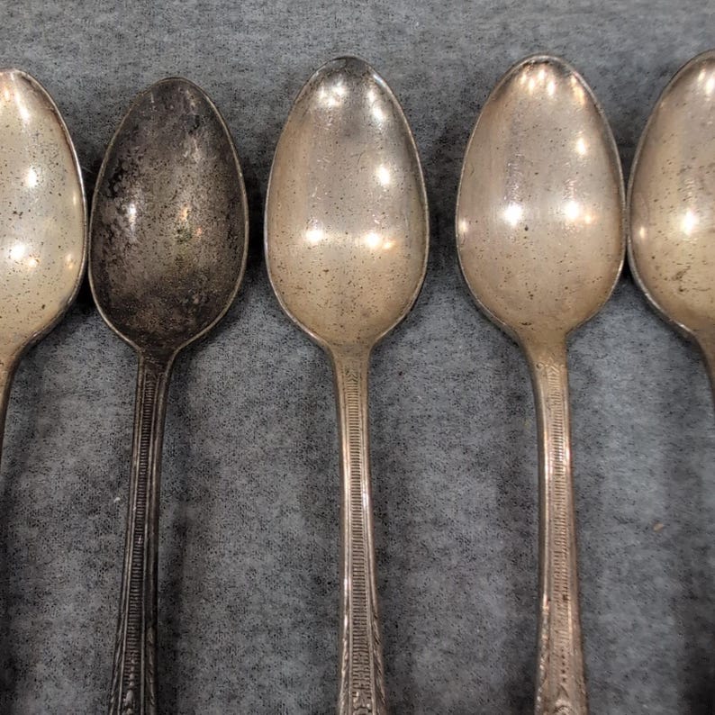 Wm Rogers & Son Silverplate Teaspoons Set of 5 Vintage Floral Scroll Pattern IS image 4
