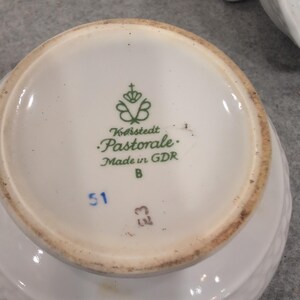 Kahla Kahlaerstedt Pastorale Floral Sugar Bowl with Lid Made in GDR NA308 image 4