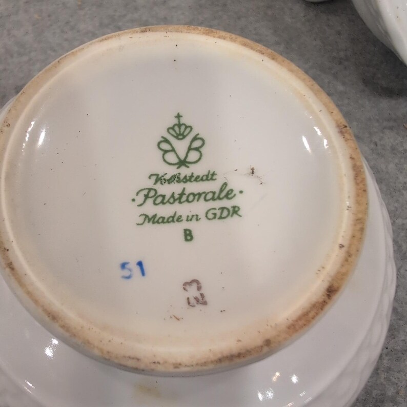 Kahla Kahlaerstedt Pastorale Floral Sugar Bowl with Lid Made in GDR NA308 image 4