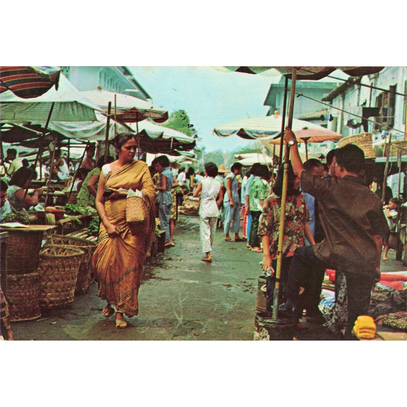 Vintage 1971 Singapore Market Scene Postcard Queen Street Open Air Stall VG image 1