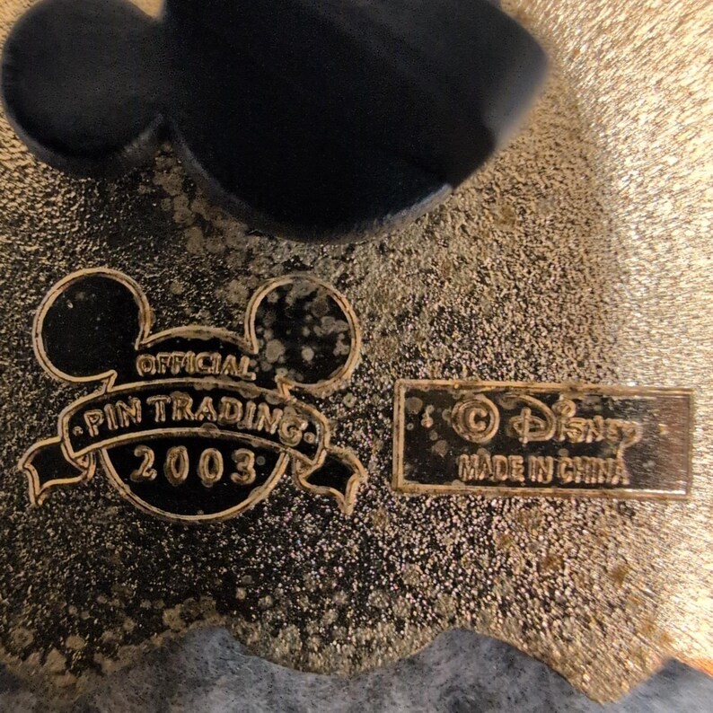 Disney SpectroMagic Parade Mickey Mouse Official Pin Trading 2003 Glitter Pin image 4