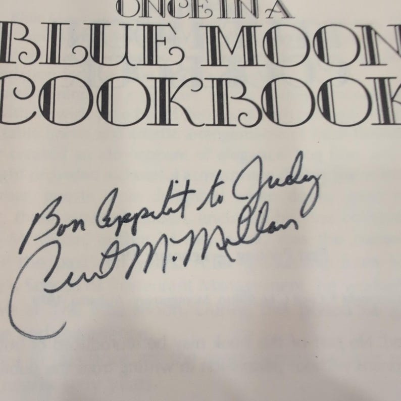 Assinado o livro de receitas "Once in a Blue Moon Cookbook", Montgomery, Alabama, Blue Moon Inn, 1979. imagem 3