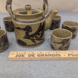 Servizio da tè vintage in ceramica dipinta a mano, teiera per 6 tazze, motivo uccelli, fiori, macchie, color beige immagine 13