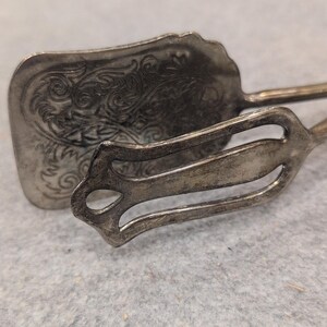 Vintage Silverplate Zinc Alloy Pastry Tongs Ornate Scroll Engraved Server image 3
