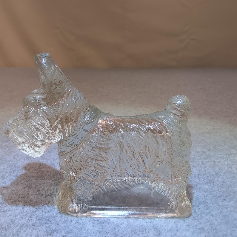 Vintage Pressglas Scottish Terrier Scottie Hund Figur Briefbeschwerer Bild 1