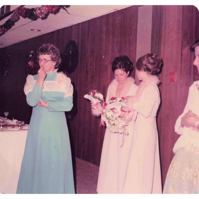 Vintage jaren 70 trouwreceptie set van 6 foto's van een militaire basis officiersclub afbeelding 3