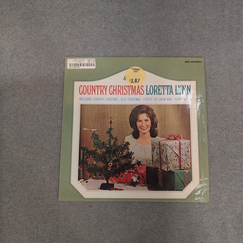 Loretta Lynn Country Christmas Vinyl LP Record Album MCA-15022 Holiday Music image 1