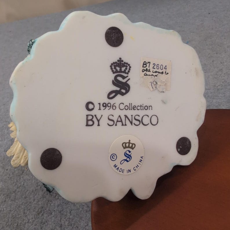 1996 Sansco Heritage House Angel Couple Music Box Oh What a Beautiful Morning image 3