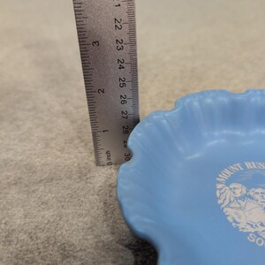 Vintage Mount Rushmore South Dakota Blue Scalloped Ceramic Souvenir Ashtray image 4