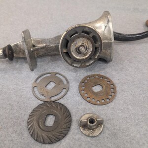 Keystone No 30 Meat Grinder Food Chopper Hand Crank Made in USA Vtg Cast Metal image 5
