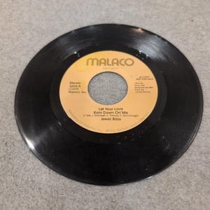 Jewel Bass Let Your Love Rain Down On Me 7 "Vinyl 45 Malaco 1055-A DJ Copy 1979 Bild 4