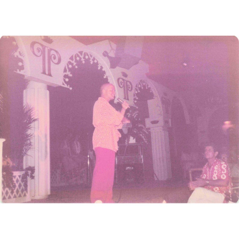 Lote de 10 fotografías antiguas de Don Ho Polynesian Palace en Waikiki, Hawái, de la década de 1970. imagen 5