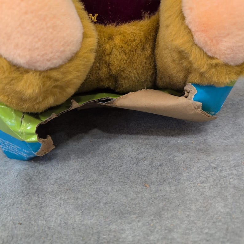 Smart Sam The Talking Bear Vintage Plush Burgundy Hip Yick International 8601 image 3