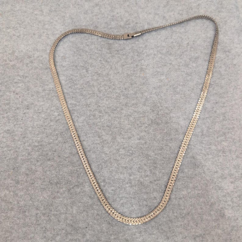 Vintage Silver Tone Textured Herringbone Flat Chain Necklace Korea J4 image 1