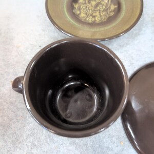 Juego de 5 tazas y platillos de café Franciscan Madeira color marrón oscuro y verde oliva. imagen 7
