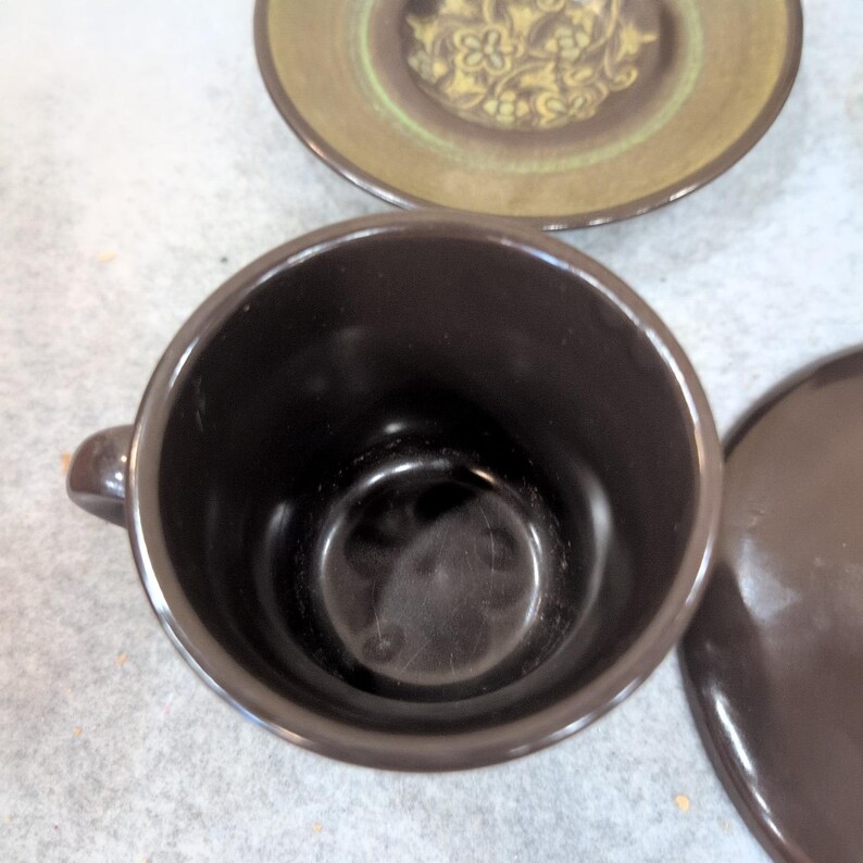 Juego de 5 tazas y platillos de café Franciscan Madeira color marrón oscuro y verde oliva. imagen 7