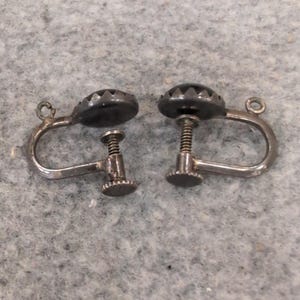 Vintage Silver Black Cabochon Sawtooth Bezel Screw Back Earrings Retro Jewelry image 2