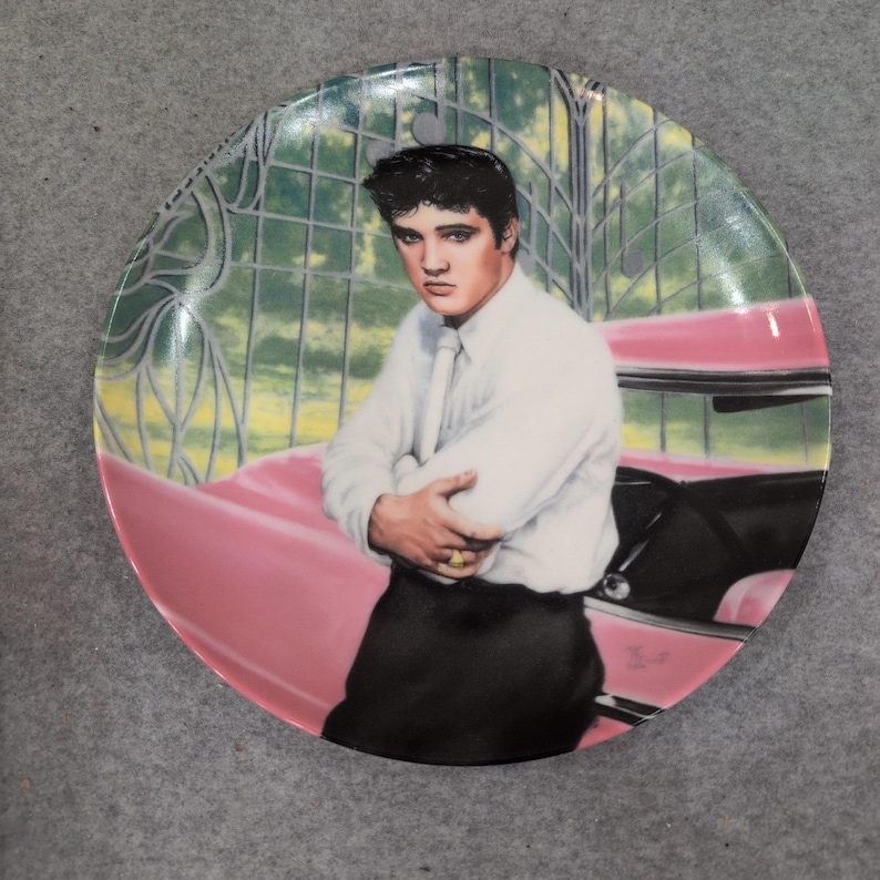 Elvis Presley Gates of Graceland Delphi Collector Plate 1988 Bruce Emmett image 1