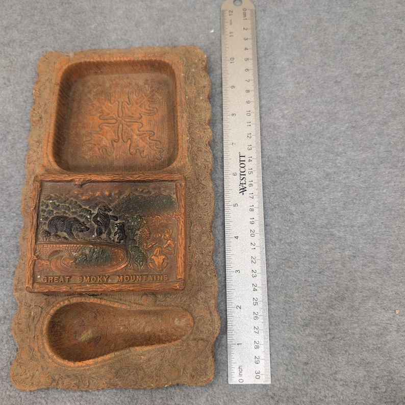 c. 1930's Vintage Great Smoky Mountains Bear Ashtray, Pipe Holder, Cigarette Box image 5