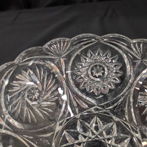 Servierschale im Vintage-Stil aus geschliffenem Glas, mit sternförmigem, geschwungenem Rand, klarem Kristallglas Bild 3