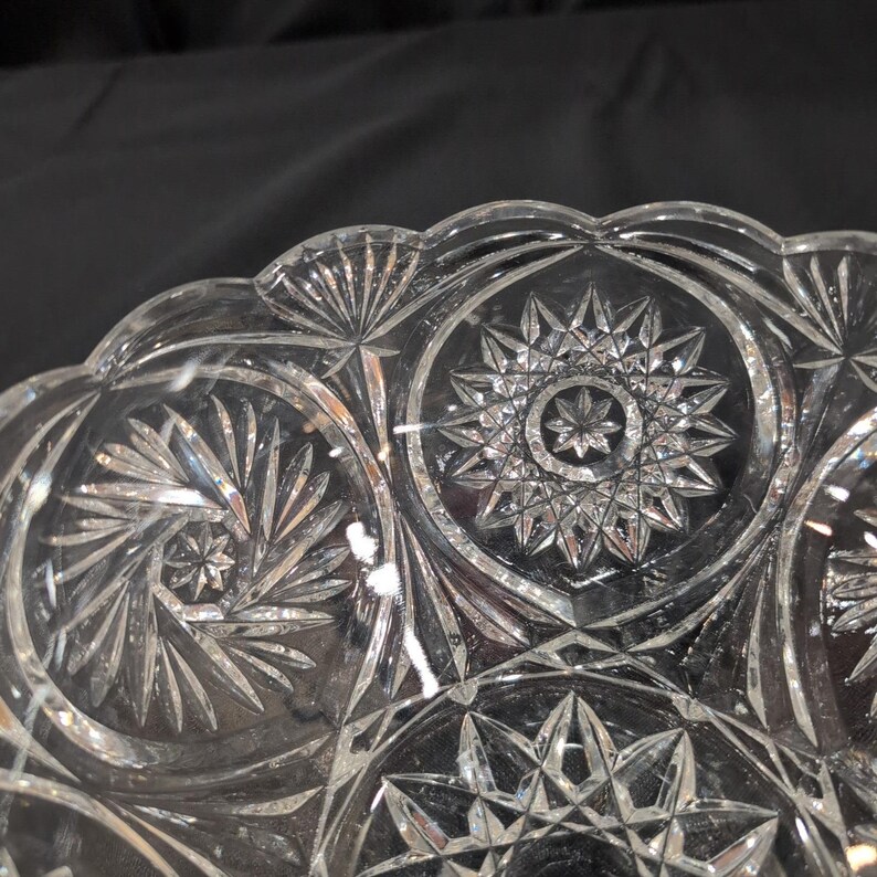 Servierschale im Vintage-Stil aus geschliffenem Glas, mit sternförmigem, geschwungenem Rand, klarem Kristallglas Bild 3