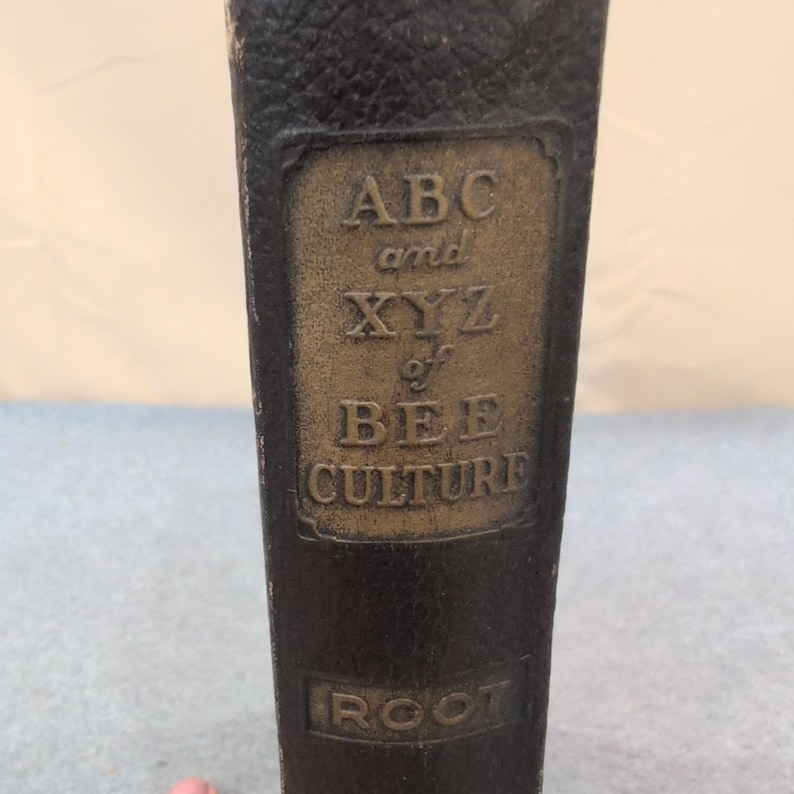 ABC and XYZ of Bee Culture A.I. Root 1947 Edition Hardcover Beekeeping Book image 3