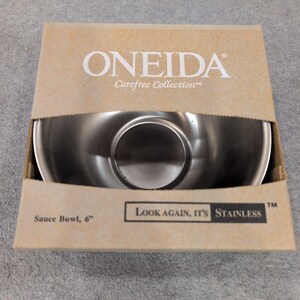 Oneida Carefree Collection Stainless Steel Sauce Bowl with Wood Coaster 8056 image 1