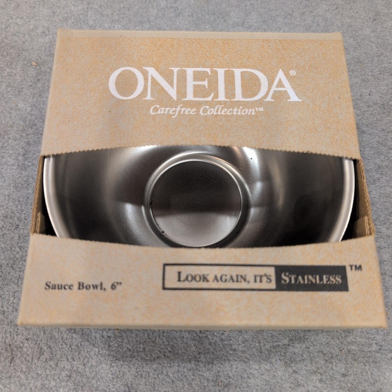 Oneida Carefree Collection Stainless Steel Sauce Bowl with Wood Coaster 8056 image 1