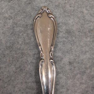 Oneida Stainless Steel Flat Handle Butter Spreader Scroll Pattern Flatware image 2