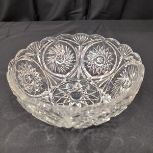 Servierschale im Vintage-Stil aus geschliffenem Glas, mit sternförmigem, geschwungenem Rand, klarem Kristallglas Bild 2