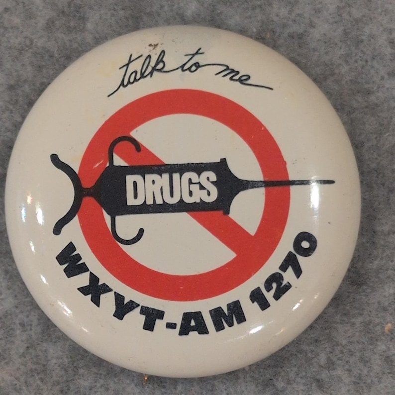 Vintage 1940's talk to me Drugs Syringe No Drugs Radio Station WXYT AM 1270 Pin image 1